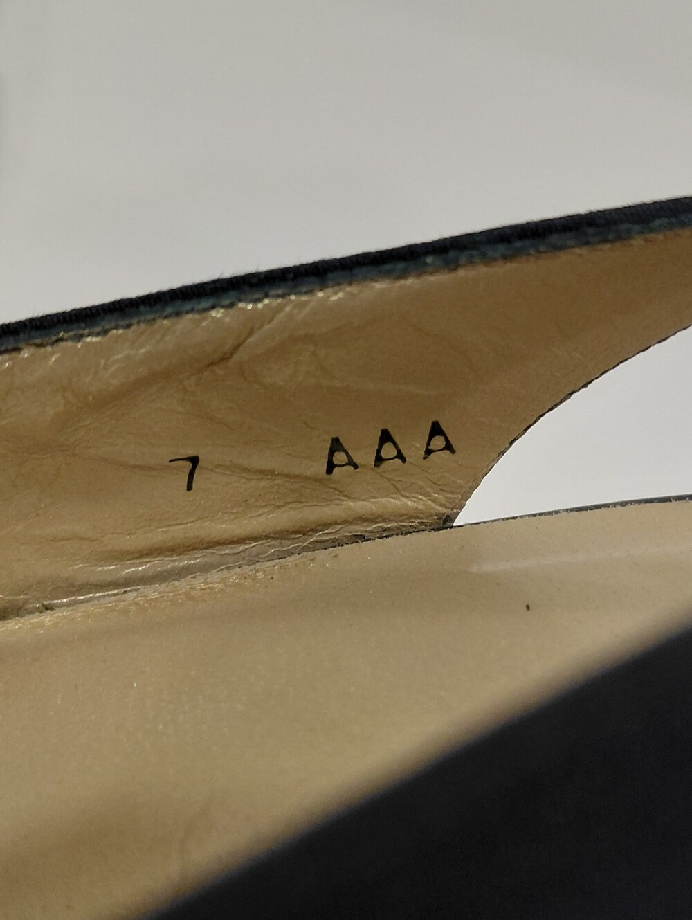Stuart Weitzman Black Slingback Pointed-Toe Pumps with Bow Detail - Picture 8 of 8